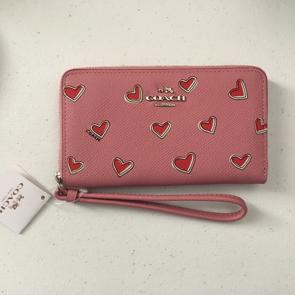 ENDS APR16! hearts print pink leather zip wristlet - Picture 1 of 3